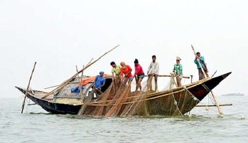 মধ্যরাত থেকে সাগরে ৬৫ দিন মাছ ধরায় নিষেধাজ্ঞা