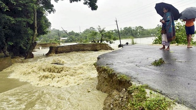 আসাম ও মেঘালয়ে বন্যায় ৩১ জনের মৃত্যু