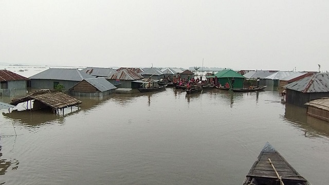 কুড়িগ্রামে বন্যা পরিস্থিতি অপরিবর্তিত, খাবার-বিশুদ্ধ পানির সংকট