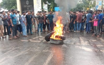 ট্রেন চালককে অপহরণ, ছাত্রলীগের অবরোধে অচল চবি