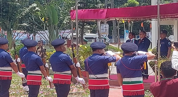 ৪ দিনের রাষ্ট্রীয় সফরে নিজ ভূমিতে রাষ্ট্রপতি