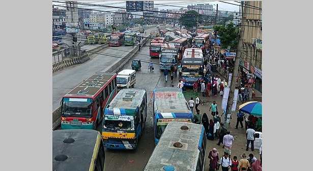 ঢাকা-চট্টগ্রাম মহাসড়কে বেড়েছে যানবাহনের চাপ