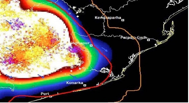 ২ ঘণ্টায় ৬১ হাজার বজ্রপাত, ১২ জনের প্রাণহানি