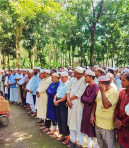 সীতাকুন্ডের মানবিক মানুষ ইঞ্জিনিয়ার কামরুদ্দোজা’র মায়ের জানাযা সম্পন্ন