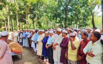 সীতাকুন্ডের মানবিক মানুষ ইঞ্জিনিয়ার কামরুদ্দোজা’র মায়ের জানাযা সম্পন্ন