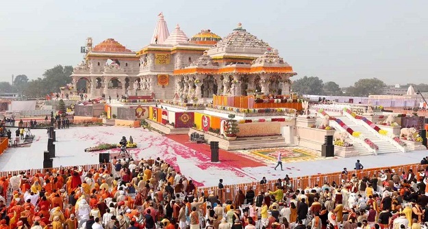 অযোধ্যার রাম মন্দিরে ফাটল, চুইয়ে পড়ছে পানি