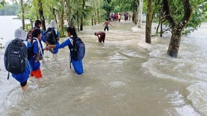 প্লাবিত নোয়াখালী, পানিবন্দি ২০ লাখ মানুষ  