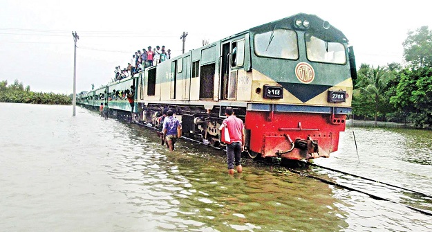 চট্টগ্রামের সঙ্গে সারাদেশে ট্রেন যোগাযোগ বন্ধ