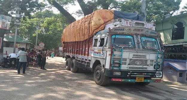 হিলি স্থলবন্দর দিয়ে আমদানি-রপ্তানি শুরু