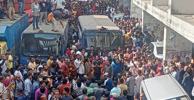 চট্টগ্রাম আদালতে সংঘর্ষ: পুলিশের তিন মামলায় আসামি ১৪৭৬