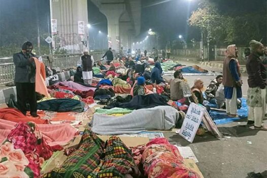 টানা অবস্থান কর্মসূচি পালন করছেন ইবতেদায়ি শিক্ষকরা