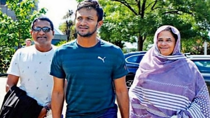 তামিমকে দেখতে যাচ্ছেন সাকিবের বাবা-মা