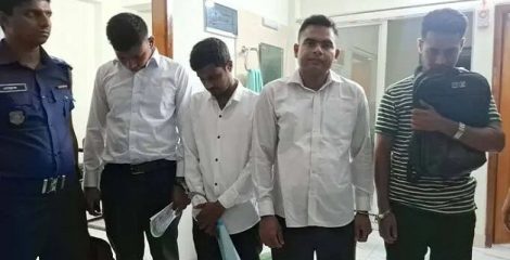 নিয়োগ পরীক্ষায় প্রক্সি দিতে গিয়ে আটক ৪