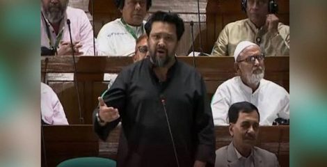 ‘এখানে বসে বসে অনেকখানি উর্দু শিখে ফেলেছি’: হুম্মাম কাদের