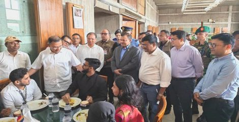 প্রধানমন্ত্রীর আয়োজনে সংসদ ভবনে শিক্ষার্থীদের মধ্যাহ্নভোজ