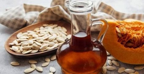 চুলে কুমড়া বীজের তেল মাখলে কী হয়?