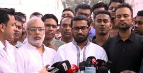 জিয়াউর রহমান ও খালেদা জিয়ার কবরে রাশেদ খাঁনের শ্রদ্ধা নিবেদন