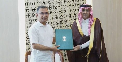 প্রধানমন্ত্রীর সঙ্গে সৌদি রাষ্ট্রদূতের সৌজন্য সাক্ষাৎ, ক্রাউন প্রিন্সের চিঠি হস্তান্তর