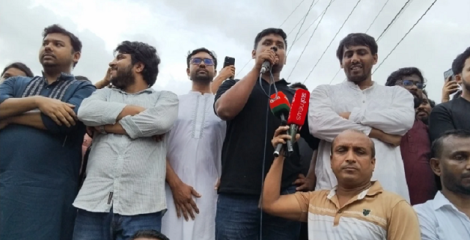 যারা ব্যবসায়ীদের টাকায় সংসদে যায় তারা জনগণের নয়: হাসনাত আবদুল্লাহ