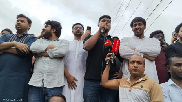 যারা ব্যবসায়ীদের টাকায় সংসদে যায় তারা জনগণের নয়: হাসনাত আবদুল্লাহ