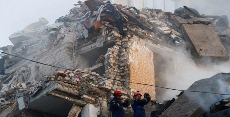 রাশিয়ার ভয়াবহ হামলায় কাঁপল কিয়েভ, নিহত ১৩
