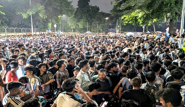 বিশ্বকাপ ফাইনাল ঘিরে উৎসবমুখর ঢাবি ক্যাম্পাস