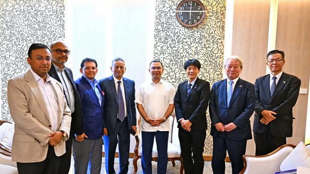 প্রধানমন্ত্রীর সঙ্গে জাপানি প্রতিনিধি দলের সাক্ষাৎ