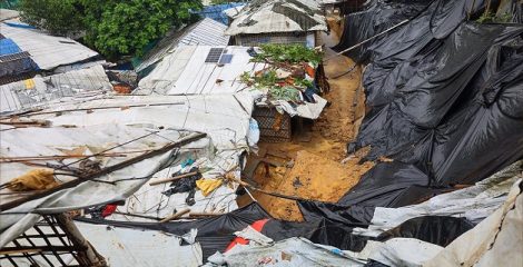 ভারী বৃষ্টি ও ভূমিধসে রোহিঙ্গা ক্যাম্পে মানবিক সংকট, ক্ষতিগ্রস্ত ২৬ হাজার মানুষ