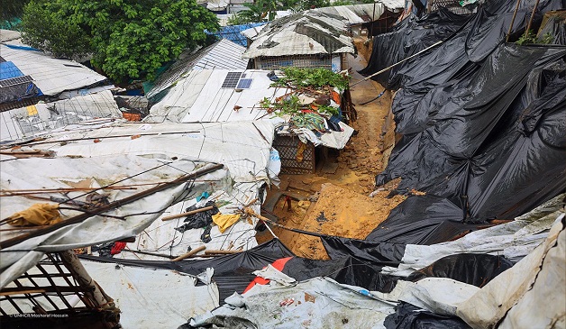 ভারী বৃষ্টি ও ভূমিধসে রোহিঙ্গা ক্যাম্পে মানবিক সংকট, ক্ষতিগ্রস্ত ২৬ হাজার মানুষ