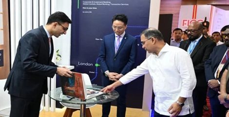 ইনভেস্টরস এক্সপো পরিদর্শন প্রধানমন্ত্রীর
