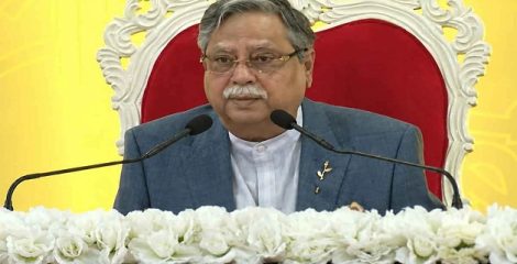 সশস্ত্র বাহিনীকে আধুনিক চতুর্মাত্রিক বাহিনী হিসেবে গড়ে তুলতে সরকার অঙ্গীকারবদ্ধ: রাষ্ট্রপতি