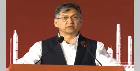 বিনিয়োগকারীদের জন্য নিরাপদ পরিবেশ নিশ্চিত করতে গুরুত্ব দিচ্ছে সরকার : স্বরাষ্ট্রমন্ত্রী