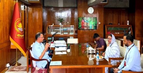 এক সন্তান জুলাইয়ে শহীদ আরেকজনের ক্যানসার, মায়ের পাশে প্রধানমন্ত্রী