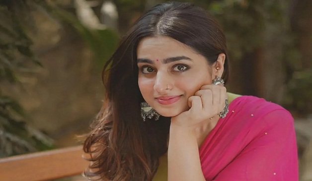 শিক্ষার্থীদের আন্দোলনে গিয়ে আটক বলিউড অভিনেত্রী, পরে মুক্তি