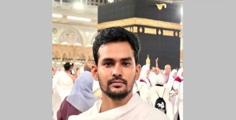 ওমরাহ করলেন আসিফ মাহমুদ
