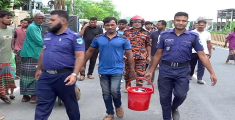 মেহেরপুরে তিন স্থানে বোমাসদৃশ বস্তু উদ্ধার, বেজে উঠল বঙ্গবন্ধুর ভাষণ