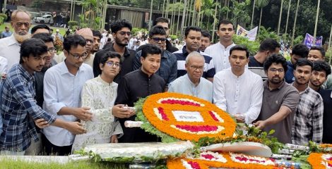 কাজী নজরুল ইসলামের সমাধিতে ছাত্রদলের শ্রদ্ধা