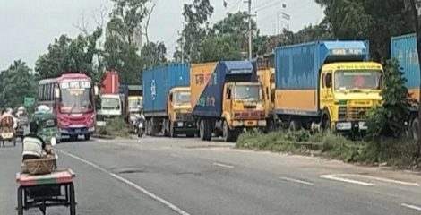 ঢাকা-চট্টগ্রাম মহাসড়কে ১৫ কিলোমিটার যানজট