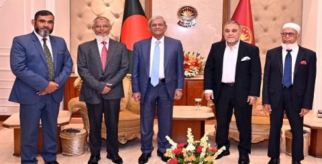 রাষ্ট্রপতির সঙ্গে সিইসির নেতৃত্বাধীন ইসির প্রতিনিধি দলের সাক্ষাৎ