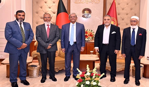 রাষ্ট্রপতির সঙ্গে সিইসির নেতৃত্বাধীন ইসির প্রতিনিধি দলের সাক্ষাৎ