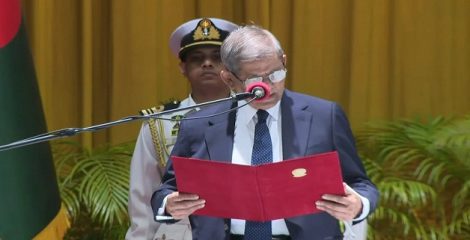 রাষ্ট্রপতি হিসেবে শপথ নিলেন মির্জা ফখরুল