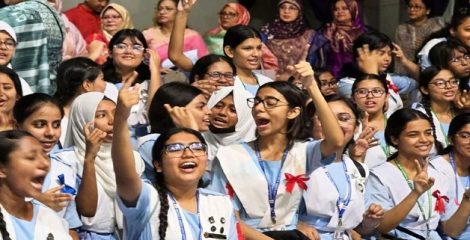 পাসের হার ও জিপিএ-৫ এ এবারও এগিয়ে মেয়েরা