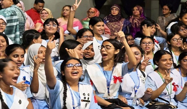 পাসের হার ও জিপিএ-৫ এ এবারও এগিয়ে মেয়েরা