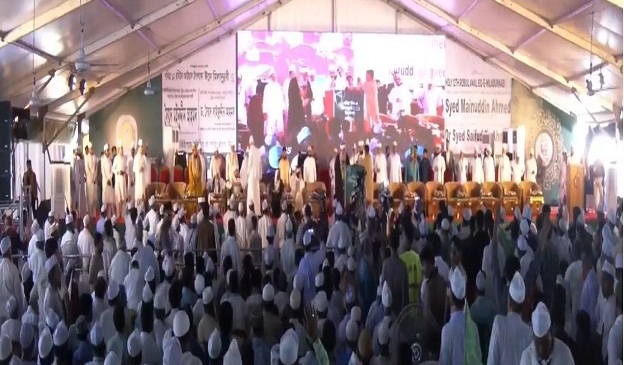 ঈদে মিলাদুন্নবী উদযাপনে সোহরাওয়ার্দী উদ্যানে হাজারো মানুষ