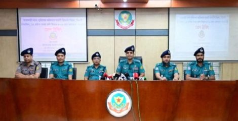 স্বামীবাগে খাটের নিচে ৪ বিদেশি পিস্তল, গ্রেফতার ৬