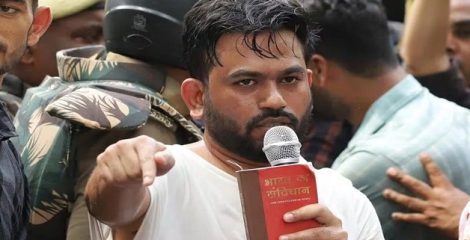 সম্রাট কি তার ডিগ্রি দেখাবেন, মোদিকে ককরোচ নেতার চ্যালেঞ্জ