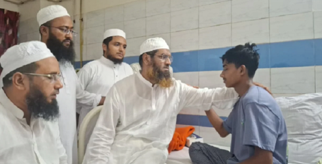 হবিগঞ্জে হামলায় আহত আলিফকে দেখতে হাসপাতালে মামুনুল হক