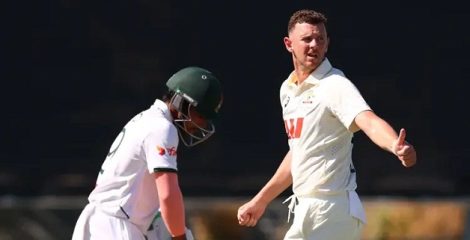 হঠাৎ ব্যাটিং ধসের মুখে বাংলাদেশ