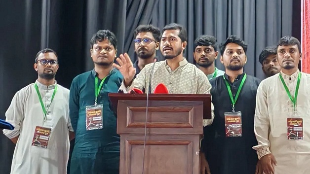 ‘এত আন্দোলন করেন, সরকার ক্ষমতা ছেড়ে দিলে দেশ চালাবে কে’ – প্রশ্ন প্রতিমন্ত্রী নুরের