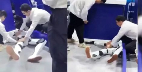 মাটিতে শুয়ে হাত-পা ছুড়ছে রোবট! শিশুর মতো এমন কাণ্ডে অবাক দর্শকরা